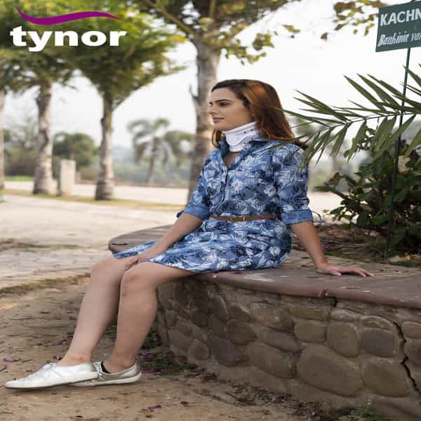 Tynor Cervical Collar Hard Adjustable White Small 1 Unit