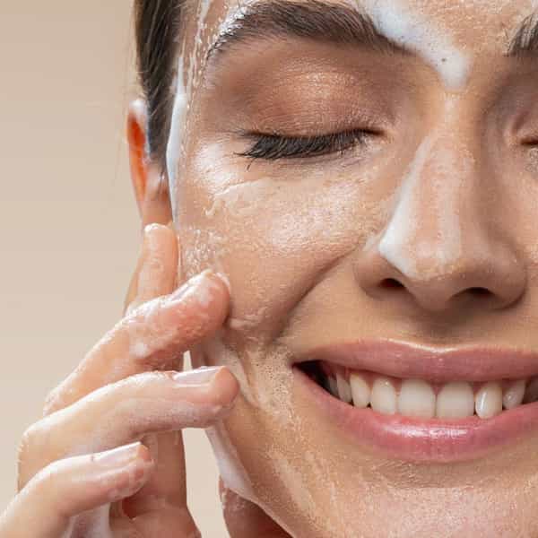 Nat Habit Acne Control & Glowing Skin Purifying Bitter Milk Face Wash (100G)