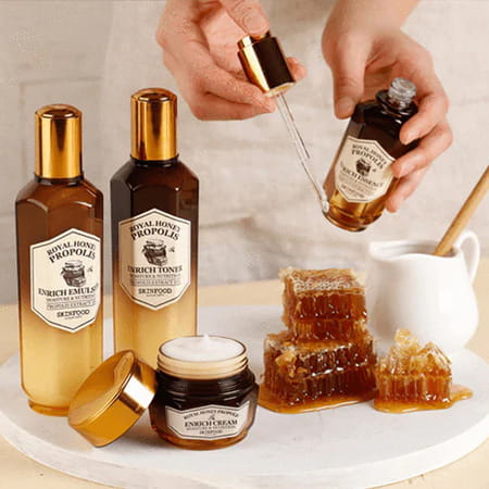 Skinfood Royal Honey Propolis Enrich Emulsion - Intense Hydrating Face Emulsion - 160Ml