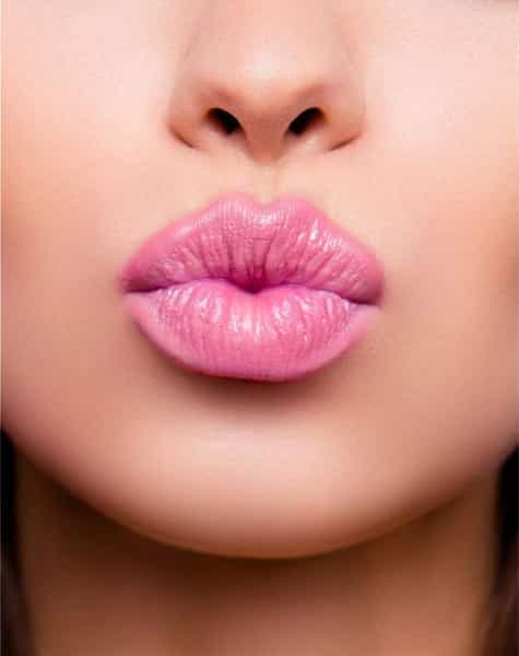Lakme Lip Love Chapstick Strawberry-4.5 G