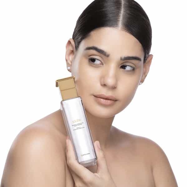 Myglamm Glow Iridescent Brightening Foam Cleanser