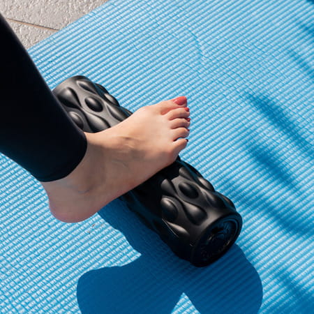 Dr. Odin Waldon Yc-618F Electric Vibrating Foam Yoga Roller Wave Pattern For Pain Relief (Black)