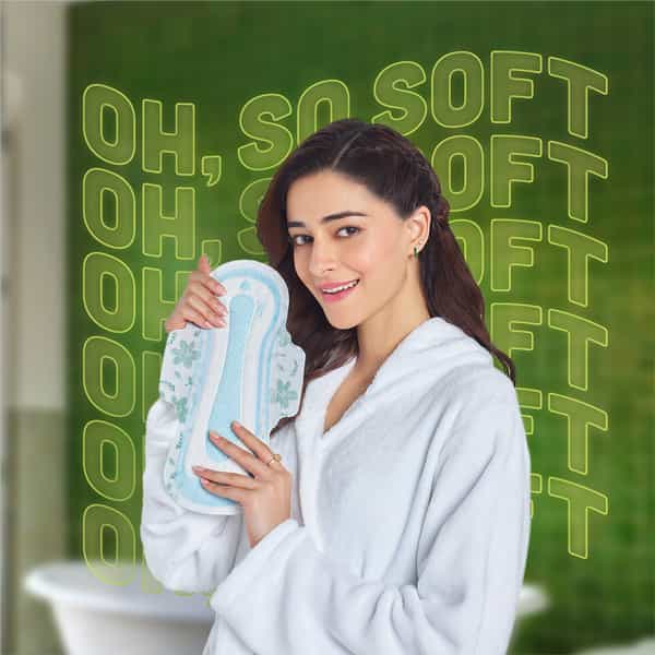 Whisper Ultra Sanitary Pads For Women | X-Large Plus | Pack Of 30