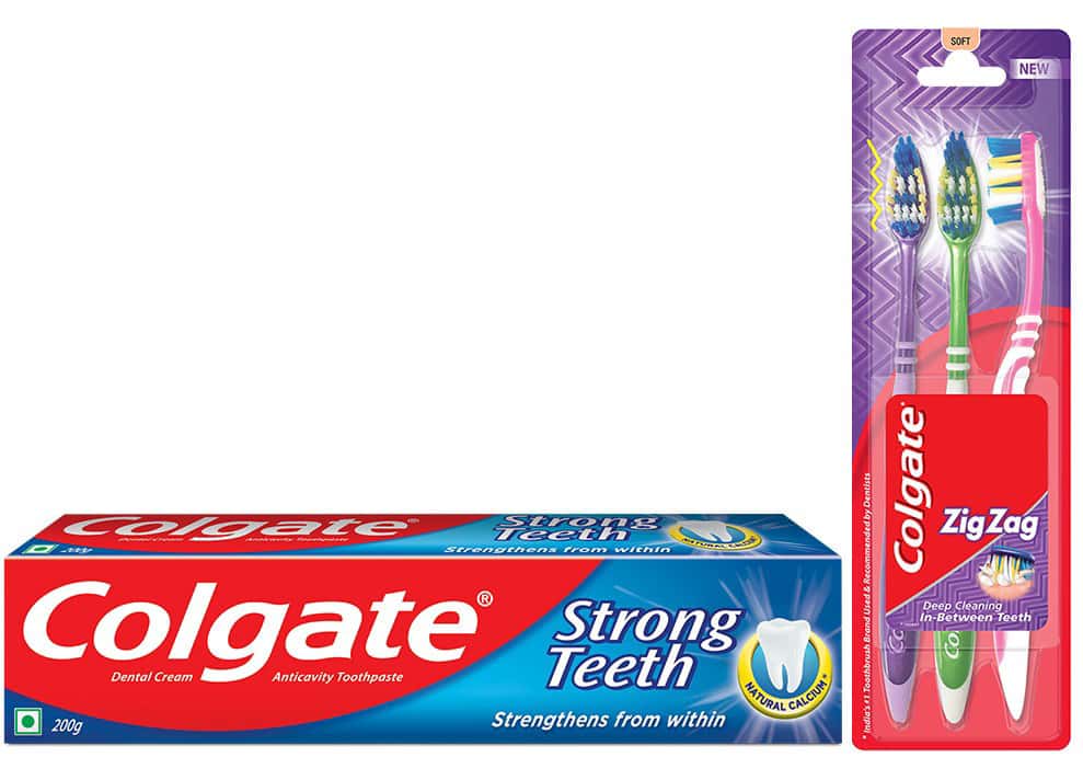 Buy Colgate Strong Teeth Toothpaste - 200gm With Zigzag Toothbrush - 3 ...