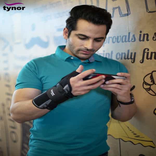 Tynor Wrist Splint With Thumb Black Medium 1 Unit