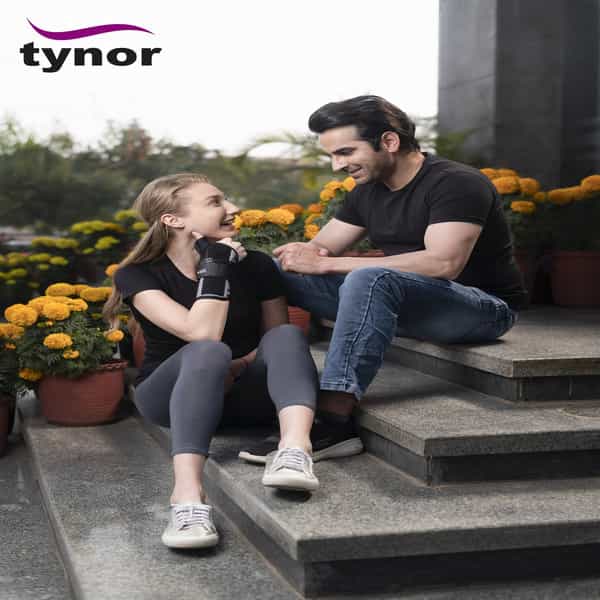 Tynor Wrist Splint With Thumb Black Medium 1 Unit