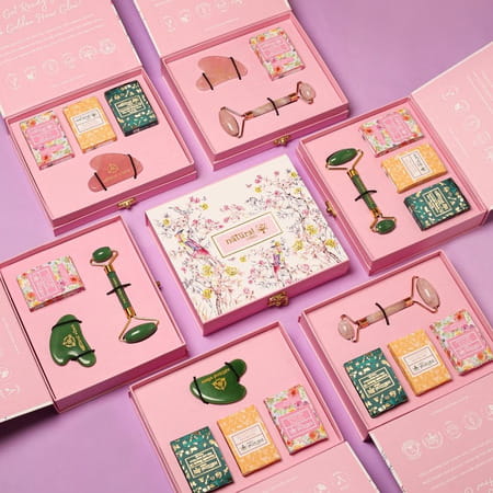 Natural Vibes Glow Getter Gift Set With Jade Gua Sha | Face Serum & Face Oils