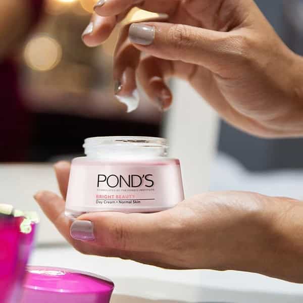 Pond's Bright Beauty Spot-Less Glow Day Cream - 50 Gm