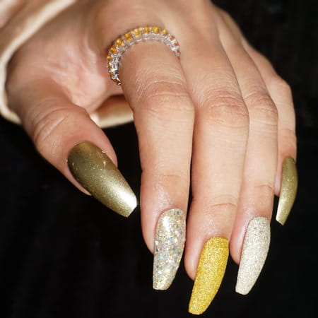 Debelle Gel Nail Polish Gift Set Of 4 Galaxie Pastels - Galaxia | Pegasus | Canopus | Sirius 32ml