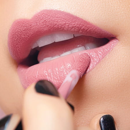 Myglamm Lit Liquid Velvet Matte Lipstick-Yummy