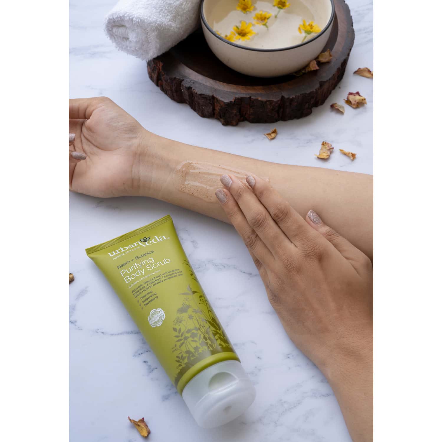 Buy URBAN VEDA PURIFYING AYURVEDIC NEEM BODY SCRUB 200 ML Online & Get