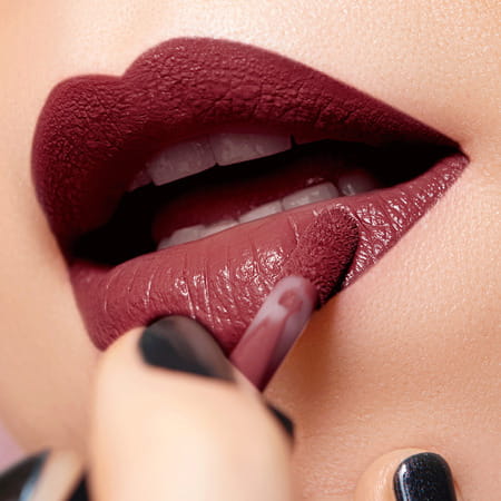 Myglamm Lit Liquid Matte Lipstick-Dm Slide