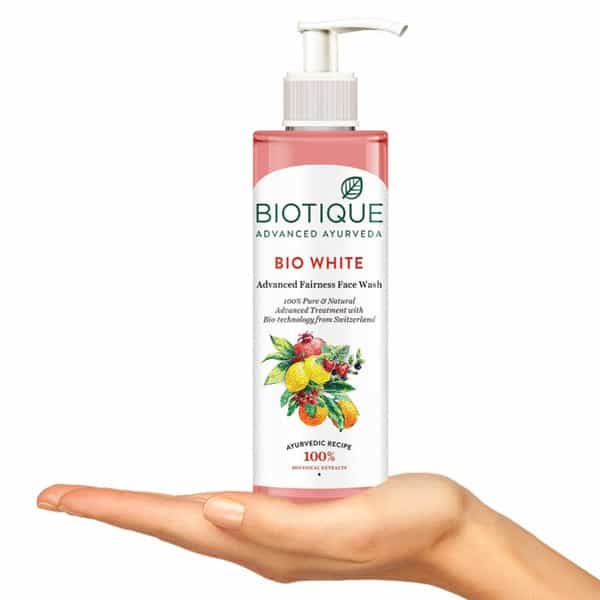 Biotique Advanced Ayurveda Fruit Brightening Face Wash 200 Ml