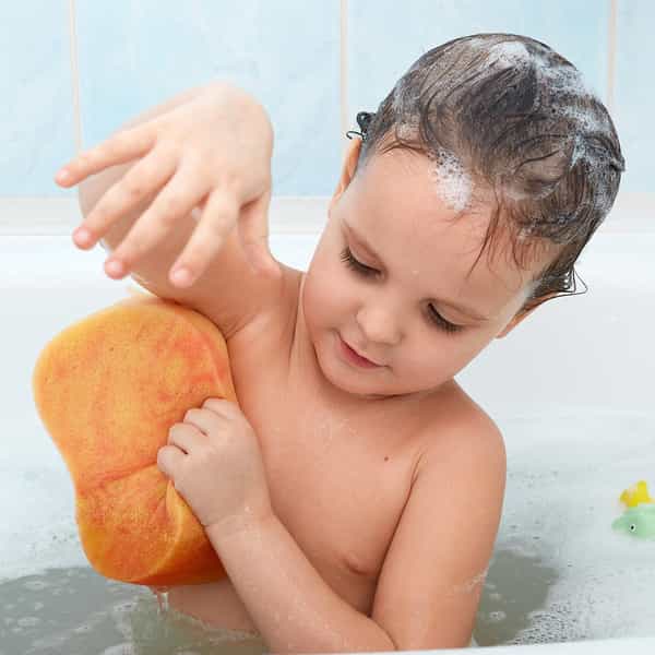 Mamaearth Brave Blueberry Body Wash For Kids With Blueberry & Oat Protein - 300 Ml