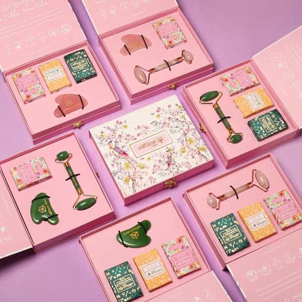 Natural Vibes Glow Getter Gift Set With Rose Quartz Face Roller | Sunscreen | Serum & Under Eye Gel