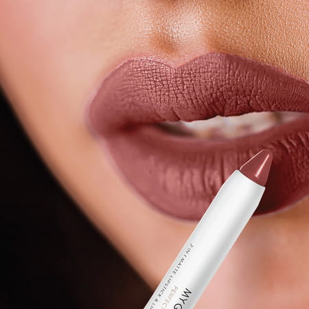 Myglamm Perfect Curves Matte Lip Crayon-Bourbon Candy