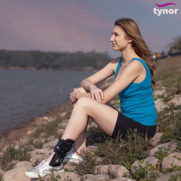 Tynor Ankle Splint Black Universal Size 1 Unit