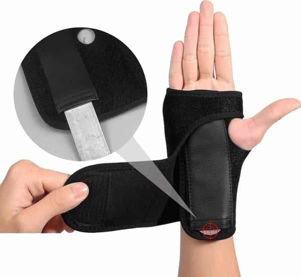 Skudgear Adjustable Wrist Support Brace With Removable Steel Plate For Sports Injuries (Right Hand)