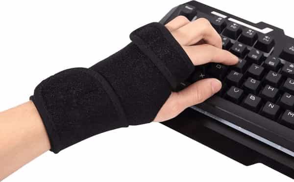 Skudgear Adjustable Wrist Support Brace With Removable Steel Plate For Sports Injuries (Left Hand)