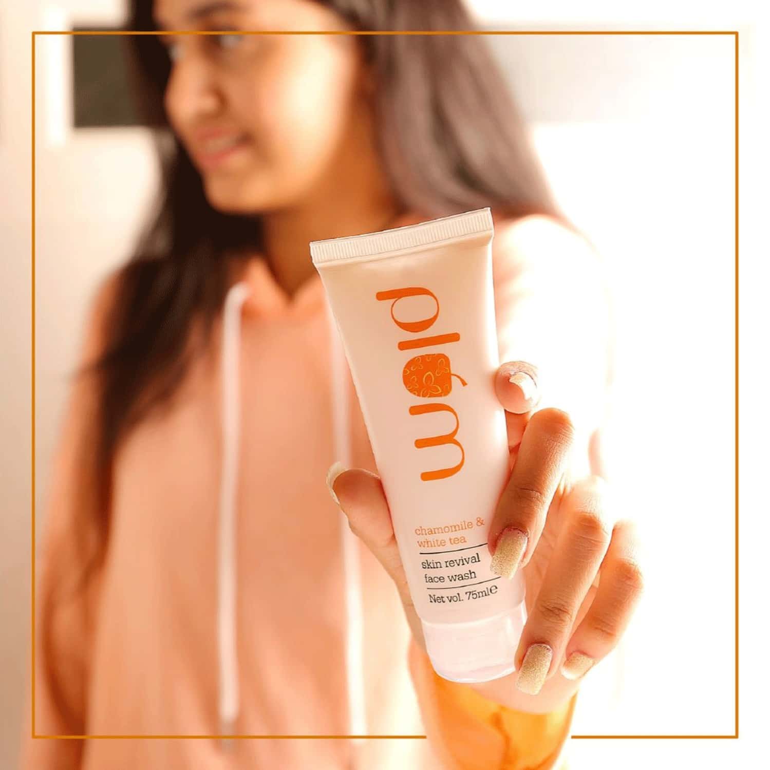 Buy PLUM CHAMOMILE & WHITE TEA SKIN REVIVAL FACE WASH 75 ML Online