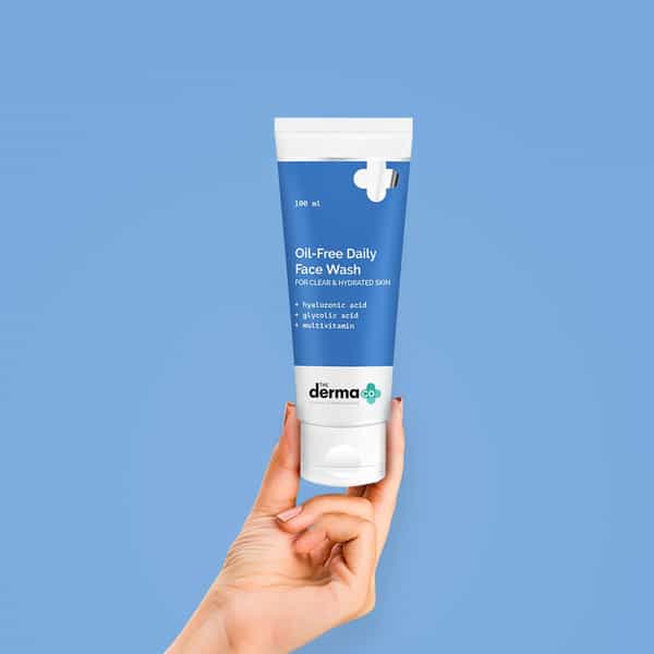 The Derma Co Oil - Free Daily Face Wash With Hyaluronic & Glycolic Acid - 100Ml